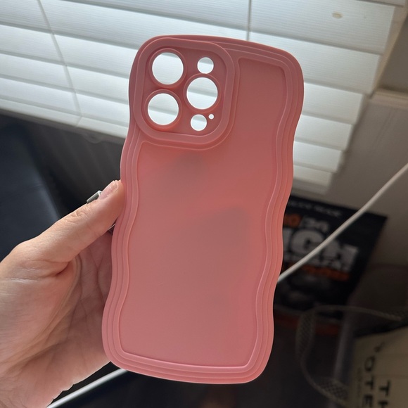 Pink wavy frame case - Picture 5 of 6